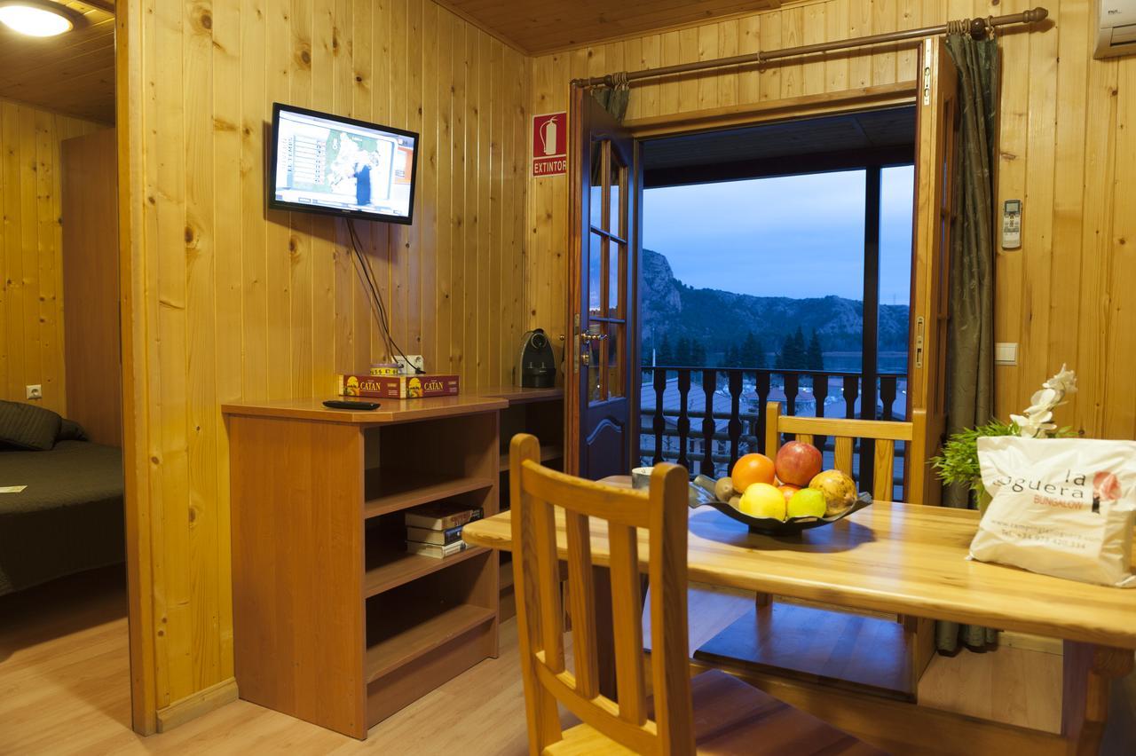La Noguera Camping Sant Llorenç de Montgai Exterior foto